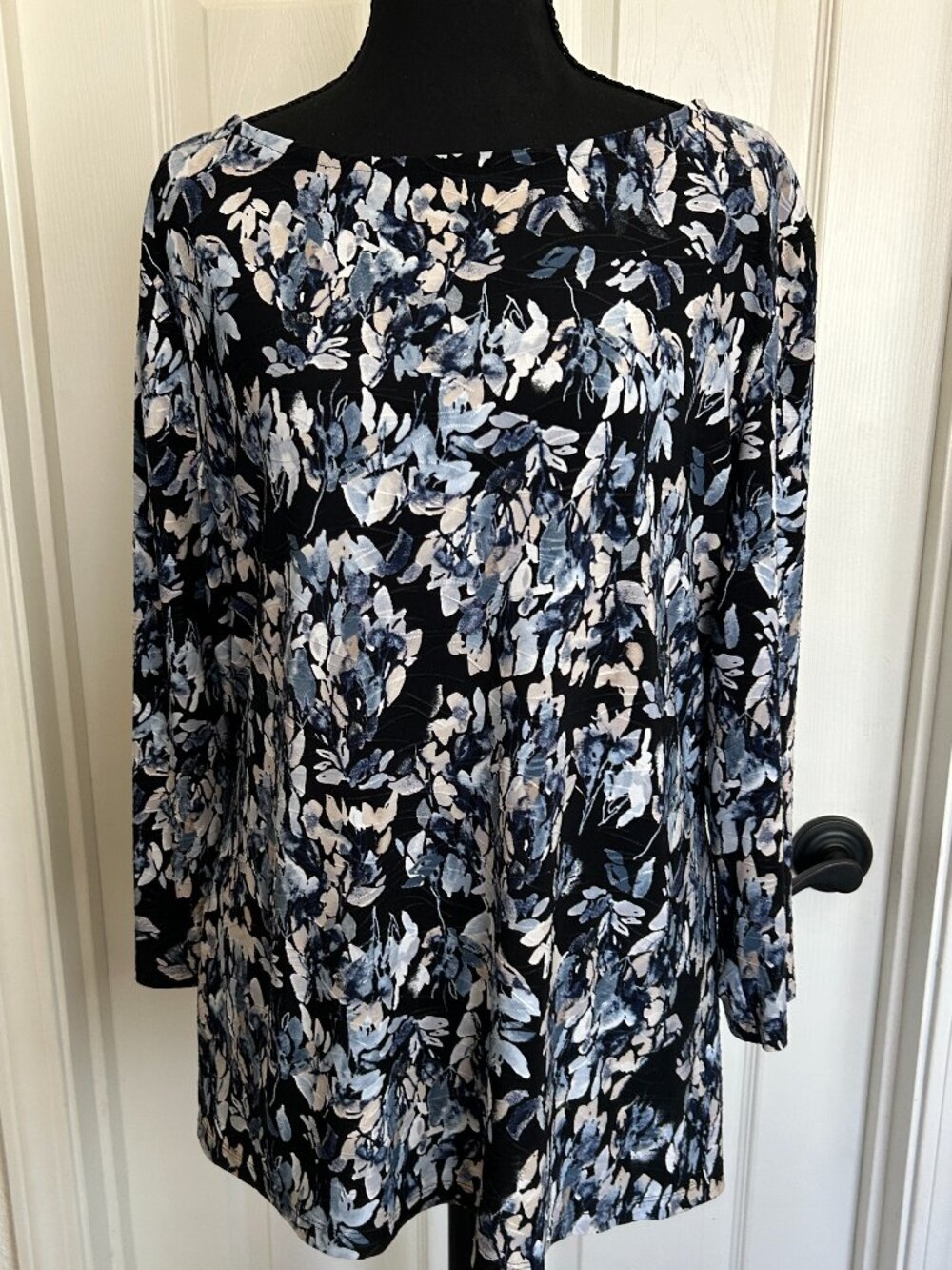 Woman's blue blouse 3/4 sleeve Croft & Barrow